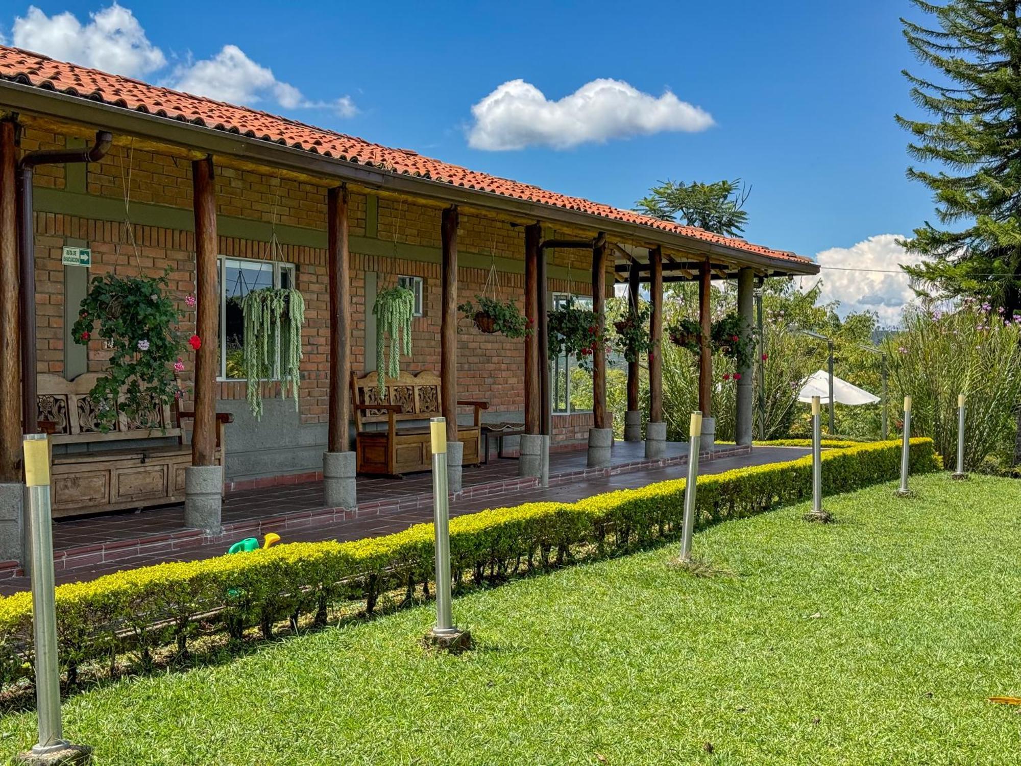 Finca Del Cafe - Casa Typica Санта-Роса-де-Кабаль Экстерьер фото